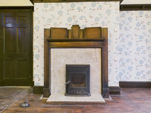 Lounge- click for photo gallery